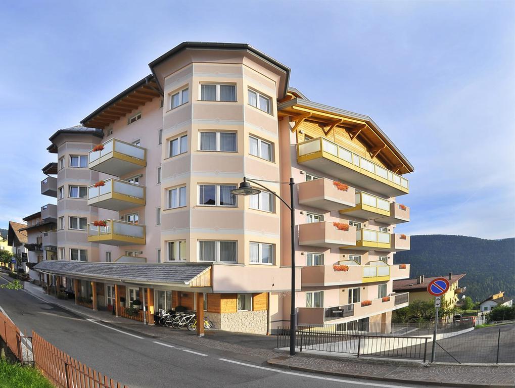 Hotel Luna Bianca Folgaria Exterior photo